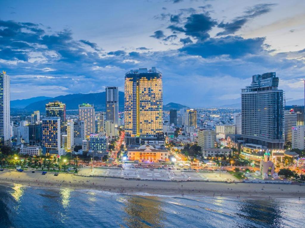 Rollton Ocean View Apartment Nha Trang Luaran gambar