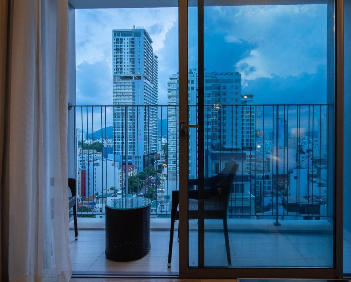 Rollton Ocean View Apartment Nha Trang Luaran gambar